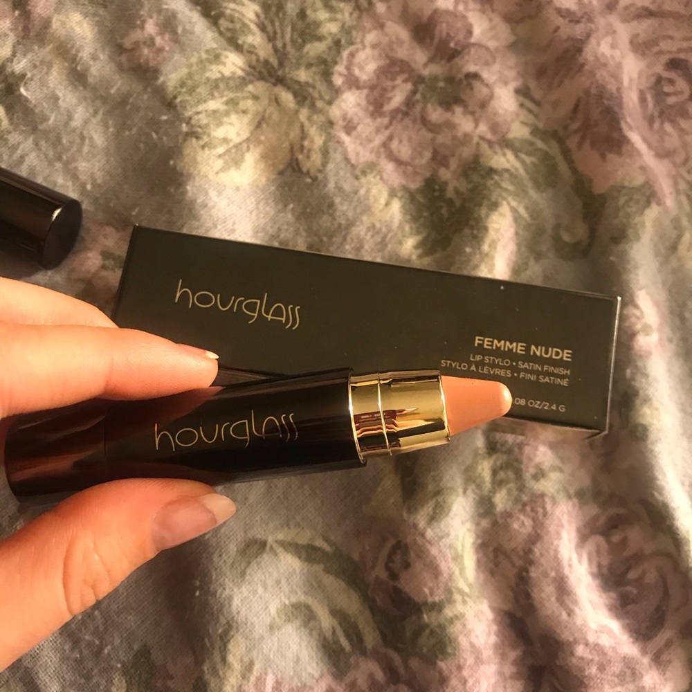 Hourglass Feme Nude Satin Finish Lip Stylo